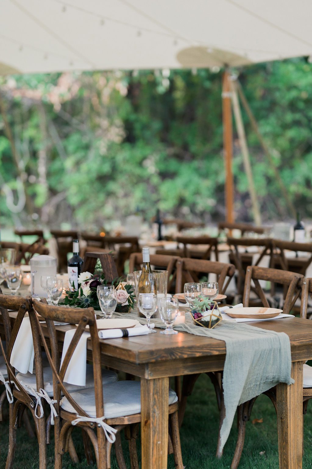 backyard summer wedding tablescape
